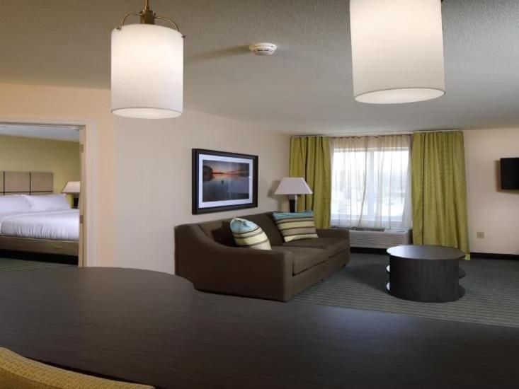 Candlewood Suites - Newark South - University Area By Ihg Екстер'єр фото
